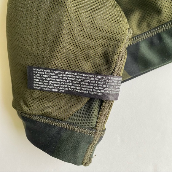 3/$12 ✅ All In Motion Target Sports Bra Jog Bra Green Camouflage Size Small - Picture 7 of 7